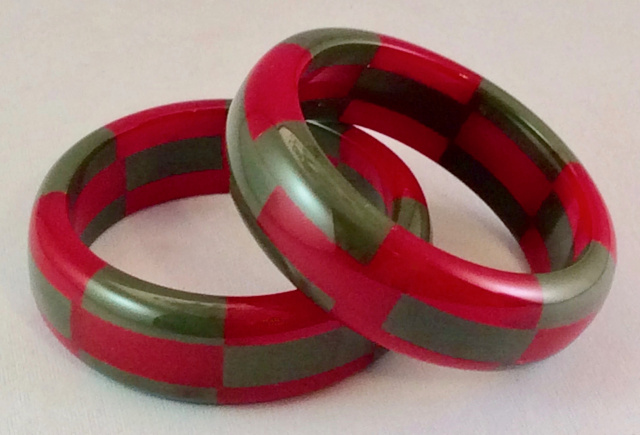 AB42 Teresa red/olive checkerboard bangle