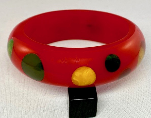 AB36 chunky red/multicolor dots bakelite bangle