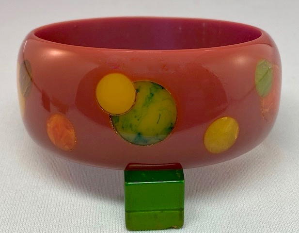 AB155 Karen Kronimus mauvey purple confetti dot bakelite bangle