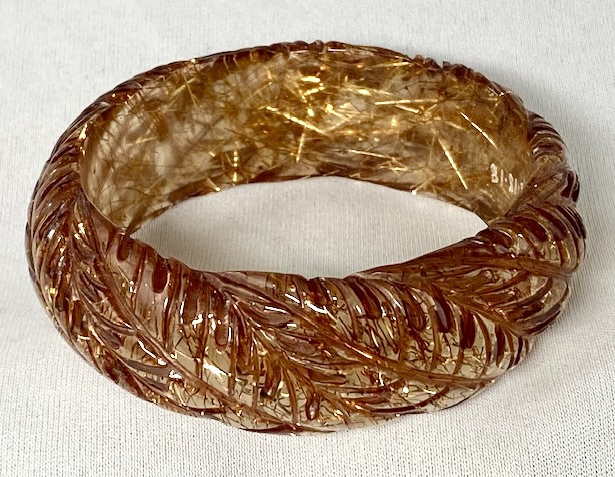 AB130 Brad Elfrink carved leaves lucite tinsel bangle