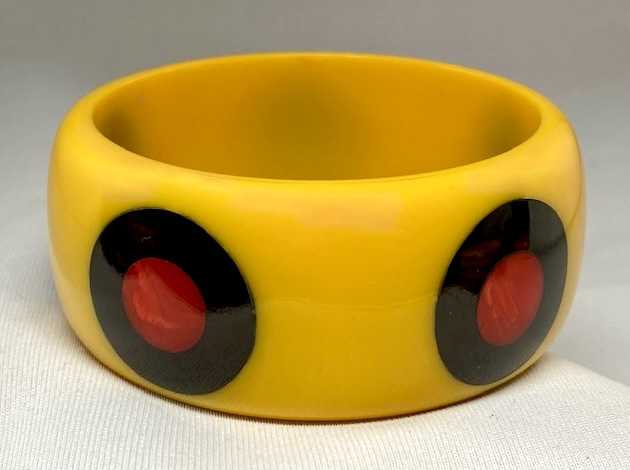 BB285 Brad Elfrink goldenrod bullseye dot bakelite bangle