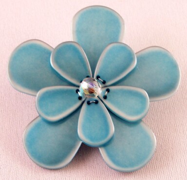 PO5 PONO pale turquoise flower pin