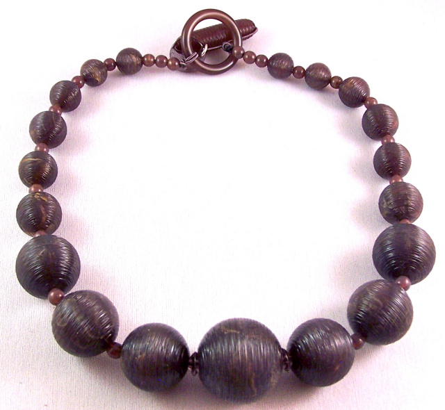 PO51 fog grey sphere necklace