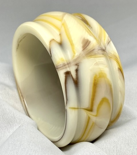 PO11 PONO Element marbled ivory resin bangle