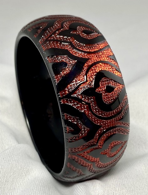 PO48 red/black pagoda bangle