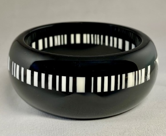 SO134 Sobral black & white bar code resin bangle